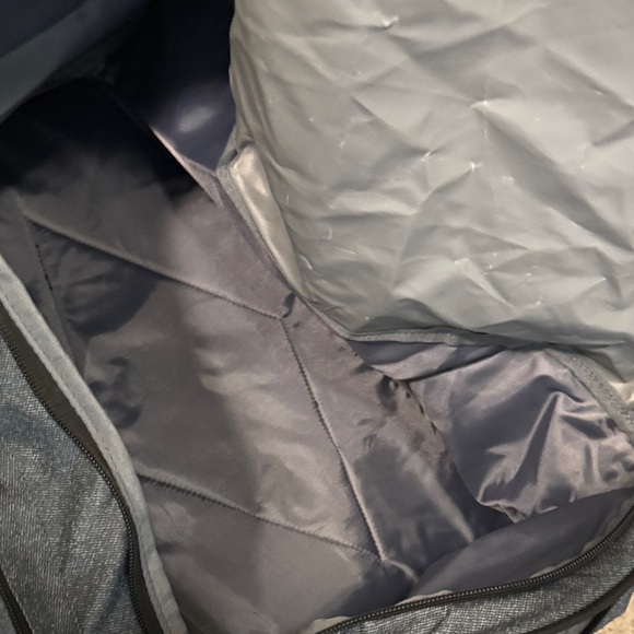 Gray Men's Duffel Bag - Everyday Travel & Gym Carry - Picture 10 of 11